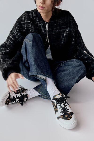 ローカットスニーカー ブラックシューレース