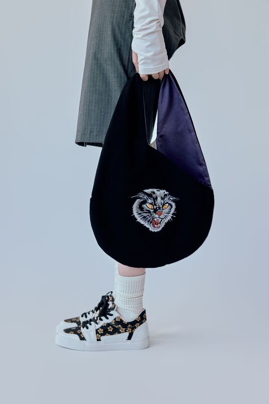 ローカットスニーカー ブラックシューレース