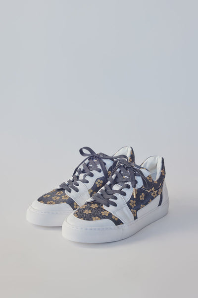 ローカットスニーカー ブラックシューレース