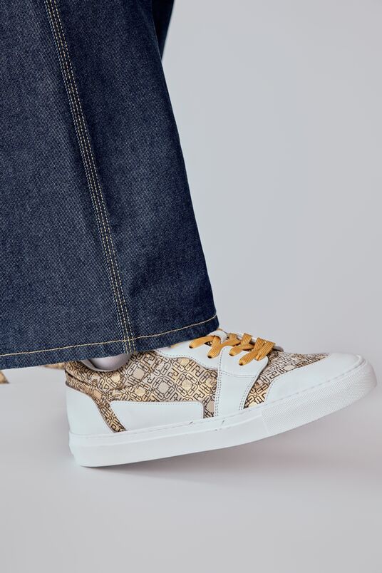 ローカットスニーカー オークルシューレース