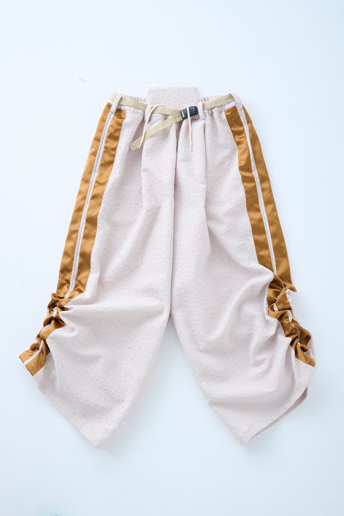 フクレジャガードドロストリングパンツ ホワイト