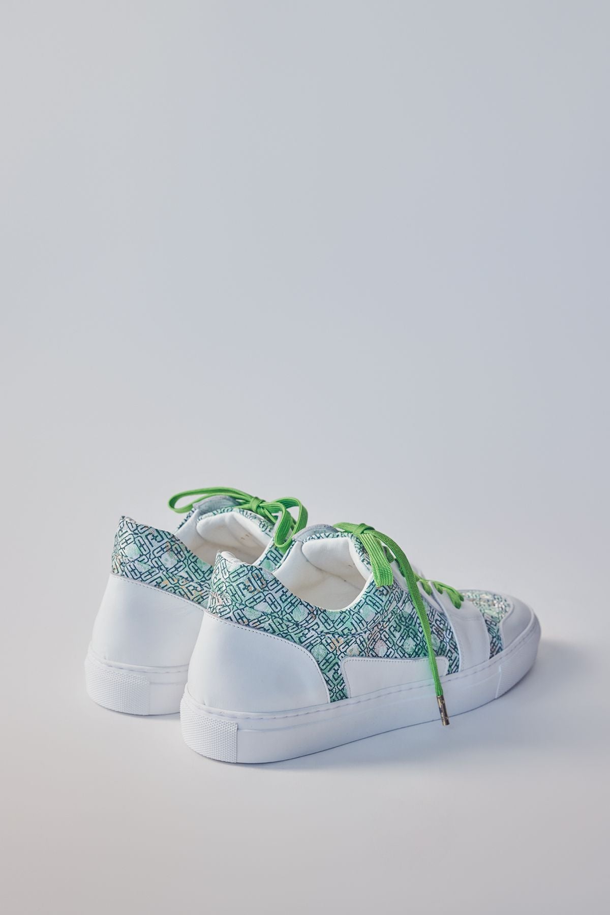 ローカットスニーカー リーフグリーンシューレース